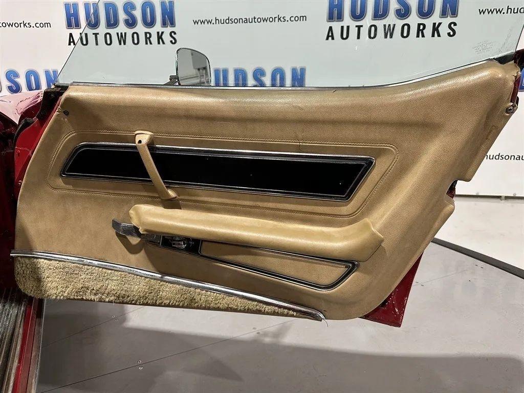 Chevrolet Corvette  1977