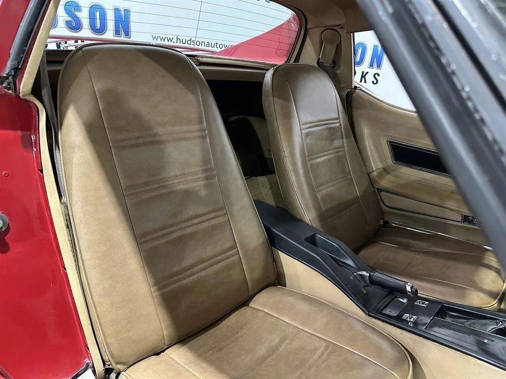 Chevrolet Corvette  1977