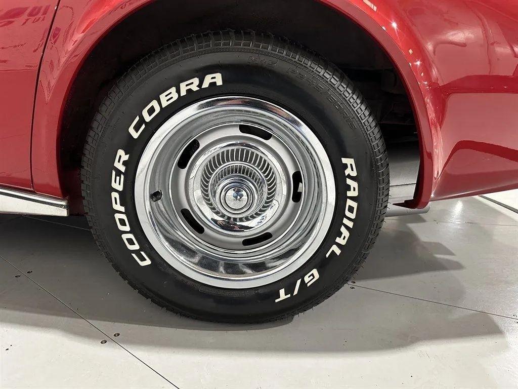 Chevrolet Corvette  1977