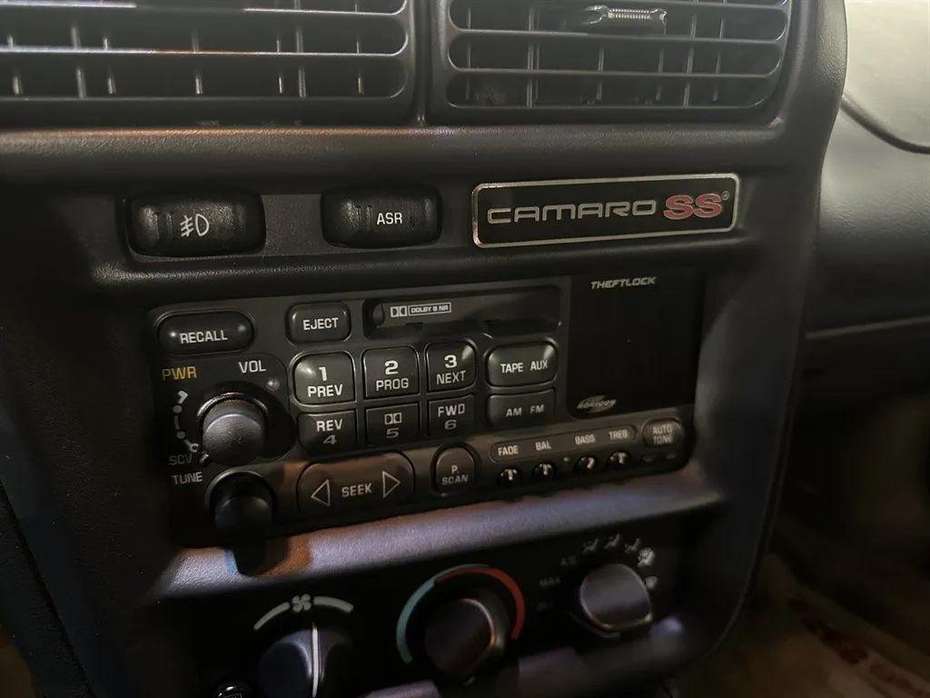 Chevrolet Camaro  1999