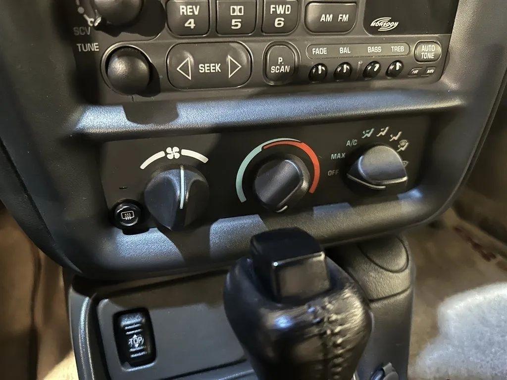 Chevrolet Camaro  1999