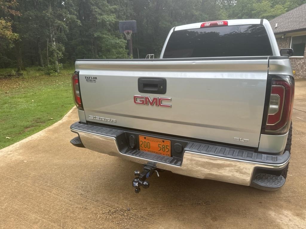 GMC Sierra 1500 4WD Crew Cab 143.5" SLT 2017