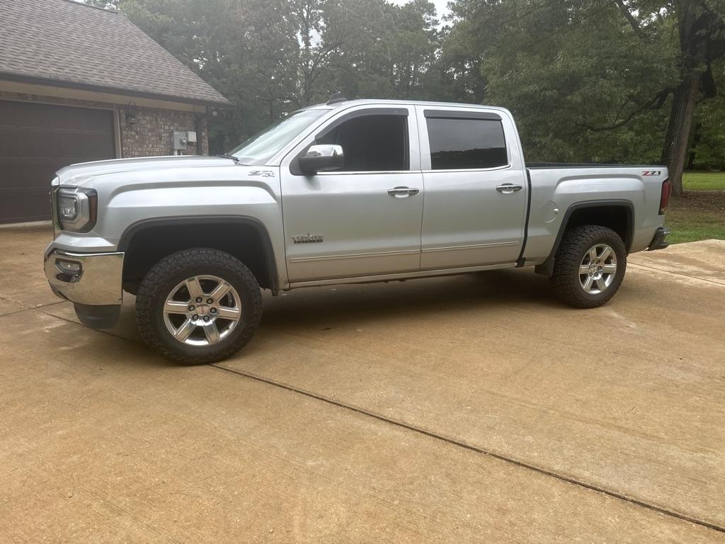 GMC Sierra 1500 4WD Crew Cab 143.5" SLT 2017