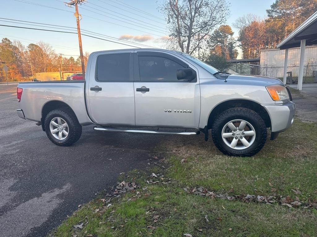 2014 Nissan Titan 4WD Crew Cab SWB S