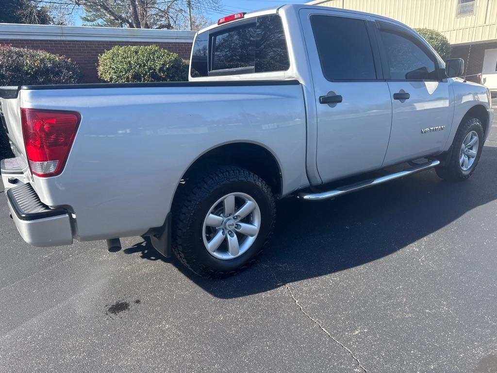 Nissan Titan 4WD Crew Cab SWB PRO-4X 2014