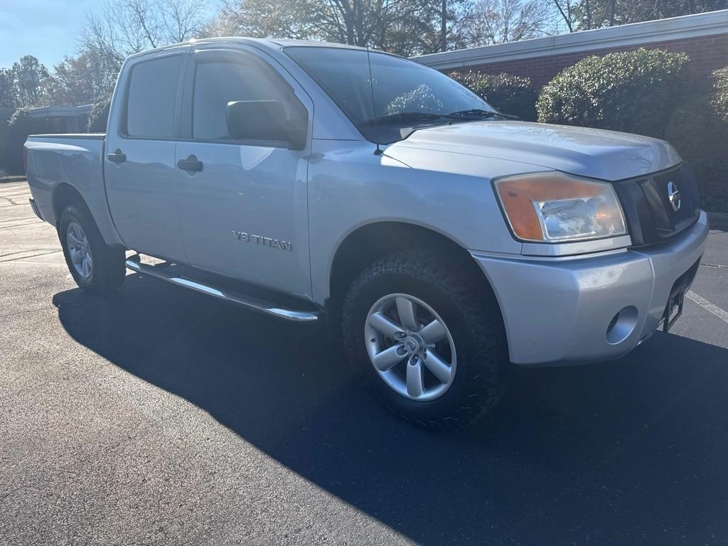 Nissan Titan 4WD Crew Cab SWB PRO-4X 2014