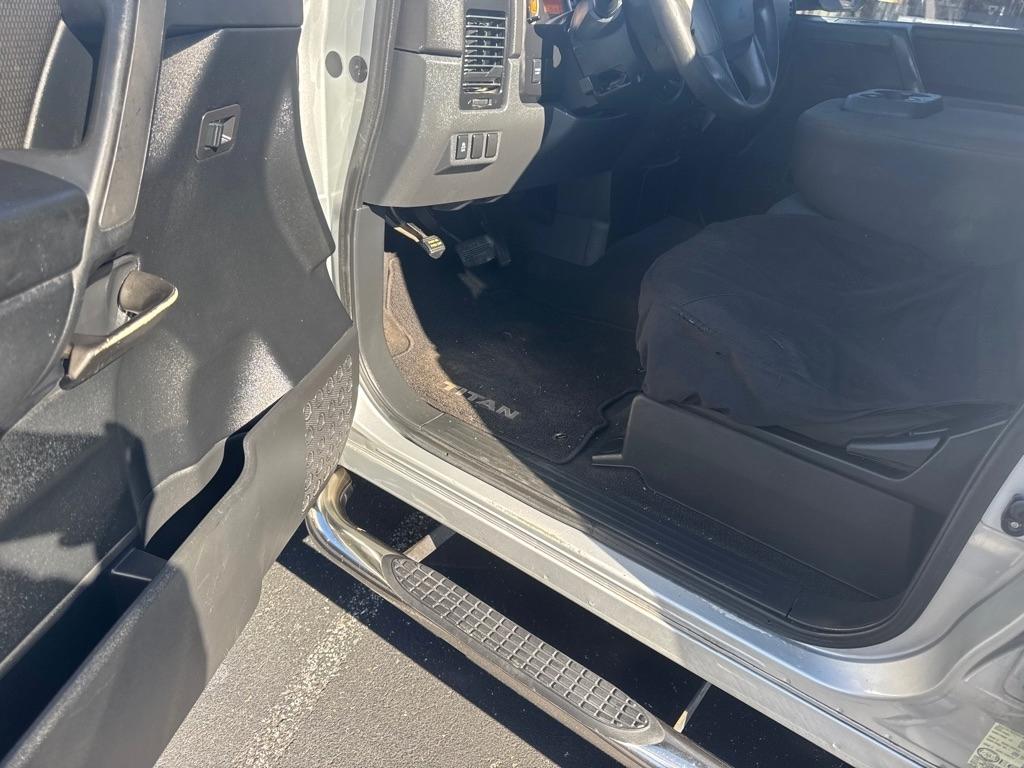 Nissan Titan 4WD Crew Cab SWB PRO-4X 2014