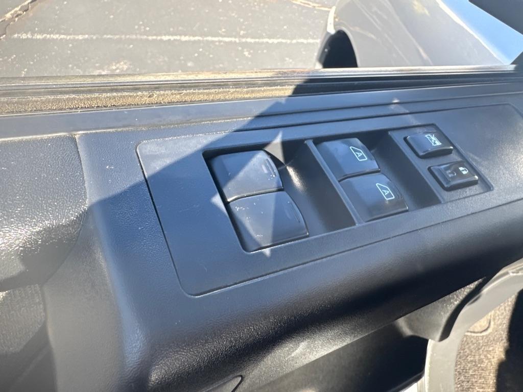 Nissan Titan 4WD Crew Cab SWB PRO-4X 2014