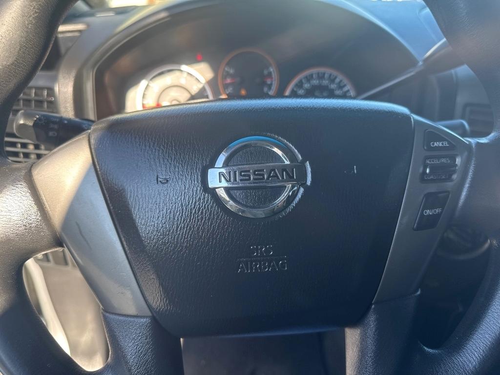 Nissan Titan 4WD Crew Cab SWB PRO-4X 2014