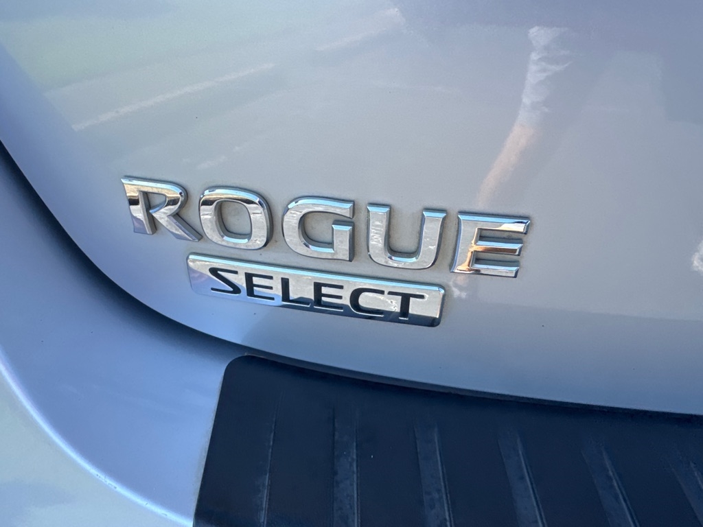 Nissan Rogue Select FWD 4dr S 2014 Nissan Rogue Select FWD 4dr S 2014