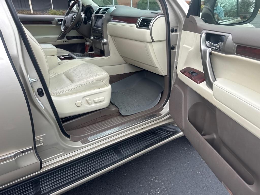 Lexus GX 460 4WD 4dr 2012