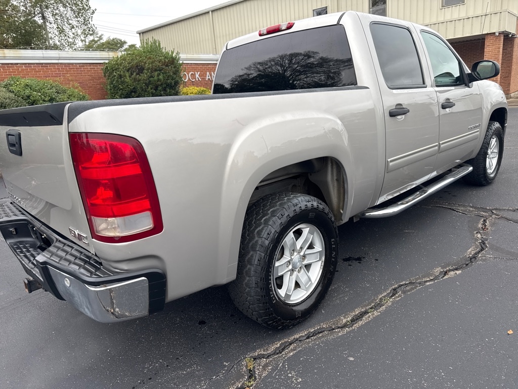 GMC Sierra 1500 4WD Crew Cab 143.5" SLE 2009 GMC Sierra 1500 4WD Crew Cab 143.5" SLE 2009