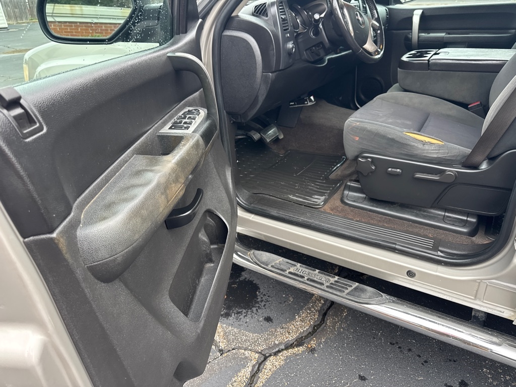 GMC Sierra 1500 4WD Crew Cab 143.5" SLE 2009 GMC Sierra 1500 4WD Crew Cab 143.5" SLE 2009