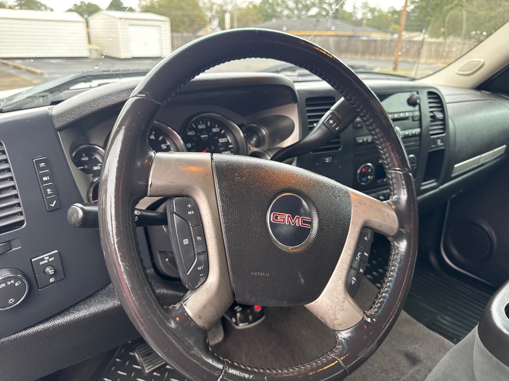 GMC Sierra 1500 4WD Crew Cab 143.5" SLE 2009 GMC Sierra 1500 4WD Crew Cab 143.5" SLE 2009