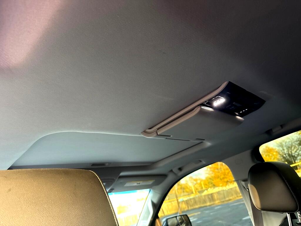 Chevrolet Suburban 2WD 4dr LTZ 2015