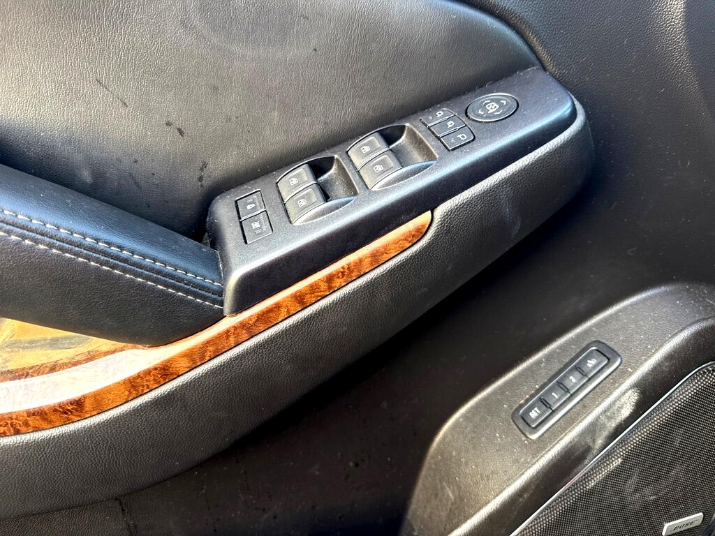 Chevrolet Suburban 2WD 4dr LTZ 2015