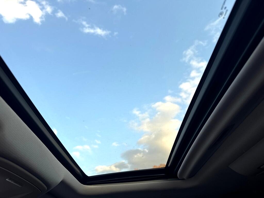 Chevrolet Suburban 2WD 4dr LTZ 2015