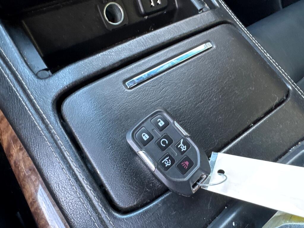 Chevrolet Suburban 2WD 4dr LTZ 2015