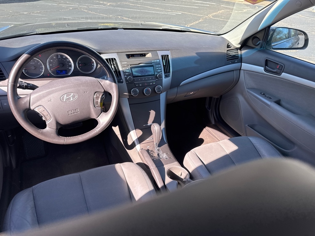 Hyundai Sonata 4dr Sdn V6 Auto SE 2010