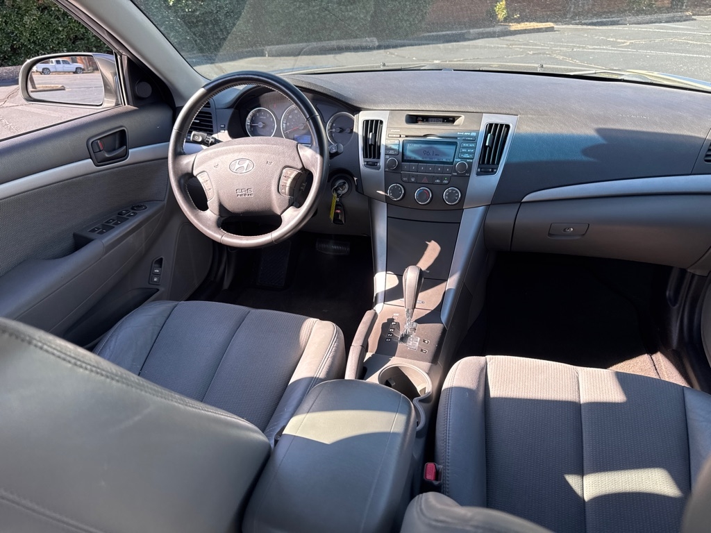 Hyundai Sonata 4dr Sdn V6 Auto SE 2010