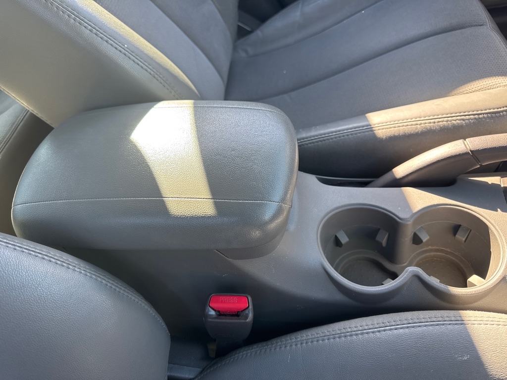 Hyundai Sonata 4dr Sdn V6 Auto SE 2010