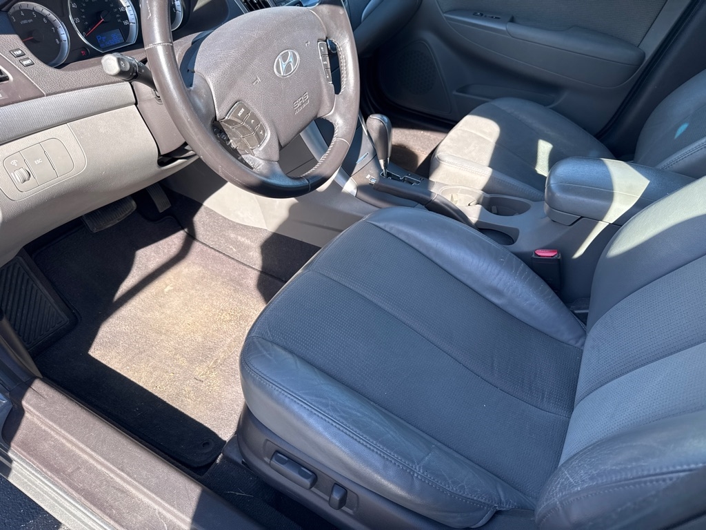 Hyundai Sonata 4dr Sdn V6 Auto SE 2010