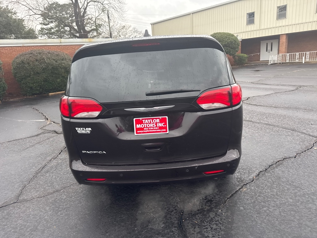 Chrysler Pacifica Touring FWD 2017