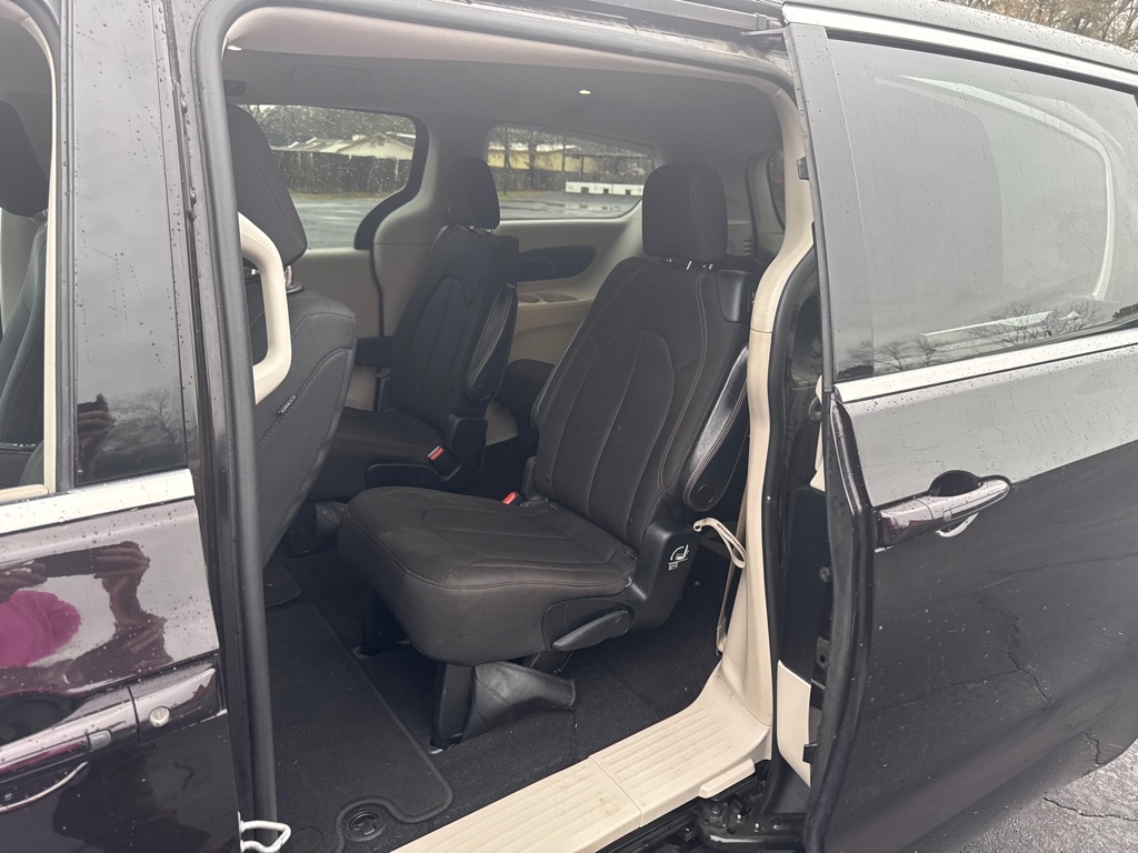 Chrysler Pacifica Touring FWD 2017