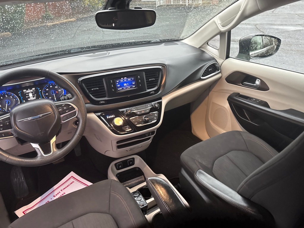 Chrysler Pacifica Touring FWD 2017