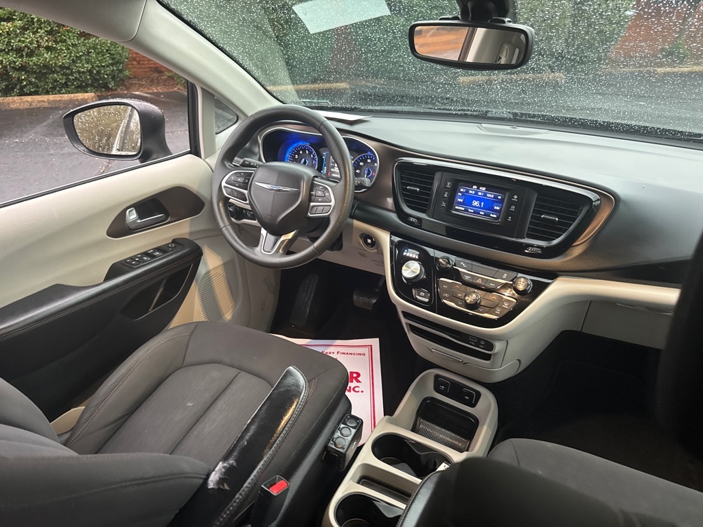 Chrysler Pacifica Touring FWD 2017