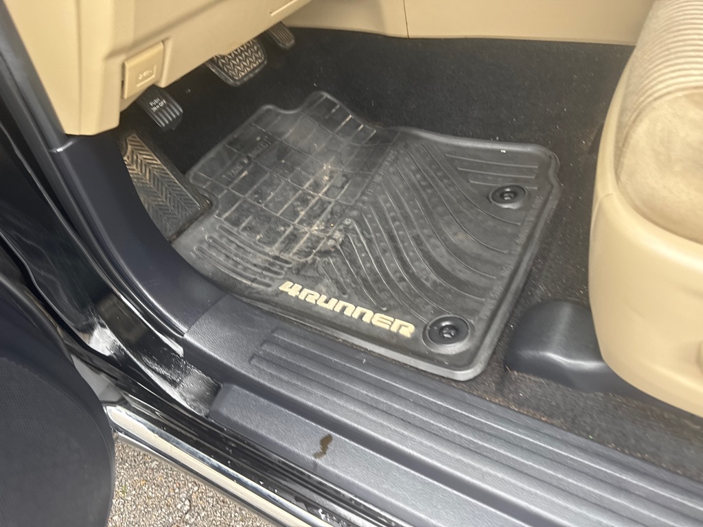 Toyota 4Runner RWD 4dr V6 Limited (Natl) 2013