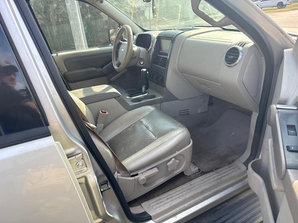 Ford Explorer 4dr 114" WB 4.0L XLT 2006