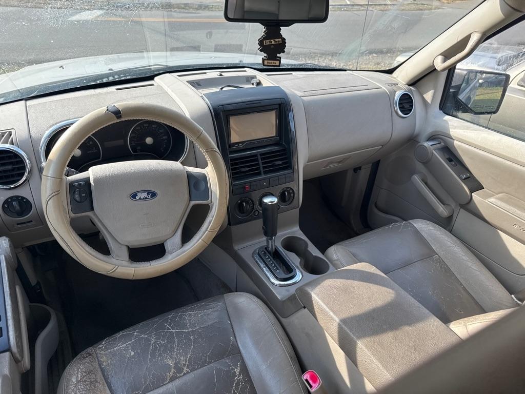 Ford Explorer 4dr 114" WB 4.0L XLT 2006