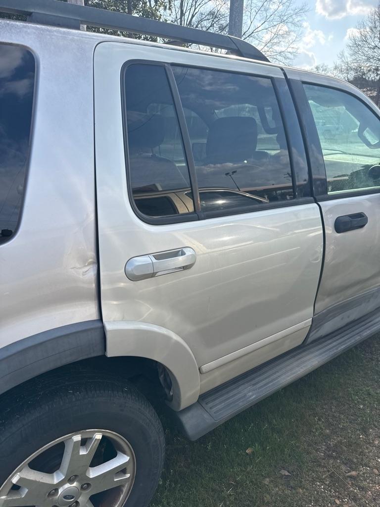 Ford Explorer 4dr 114" WB 4.0L XLT 2006