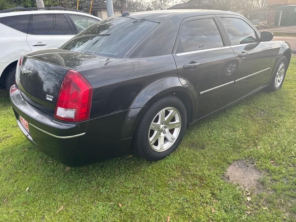 Chrysler 300 4dr Sdn 300 Touring 2006