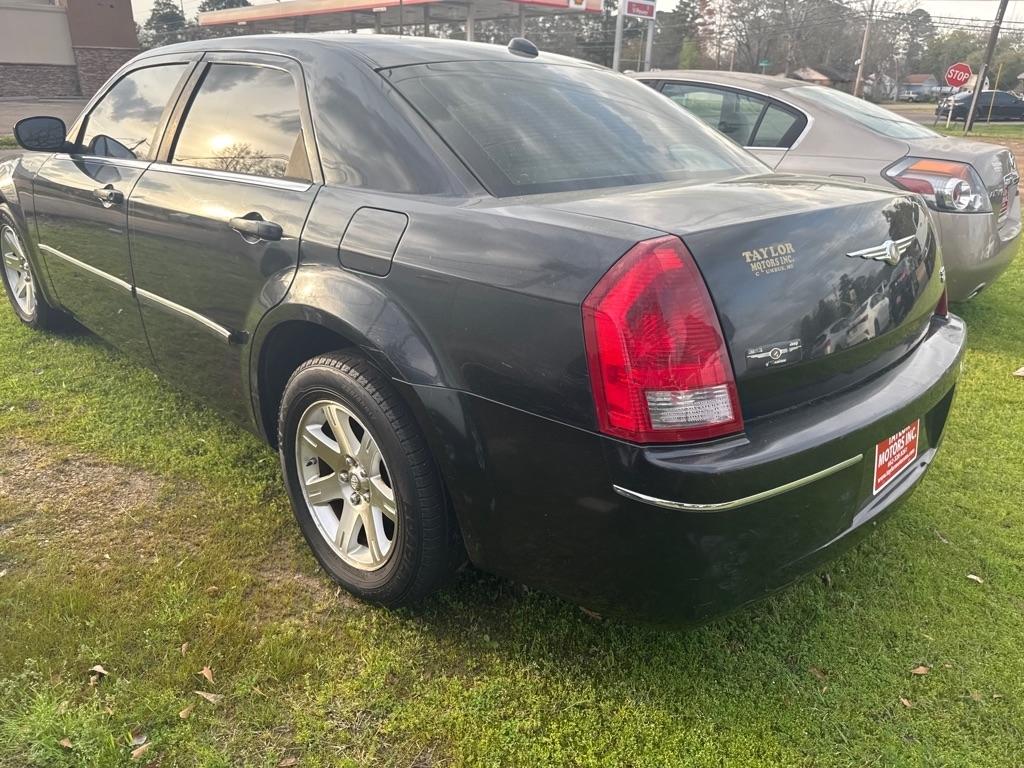 Chrysler 300 4dr Sdn 300 Touring 2006