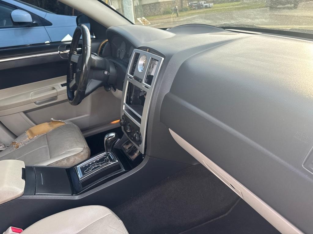 Chrysler 300 4dr Sdn 300 Touring 2006