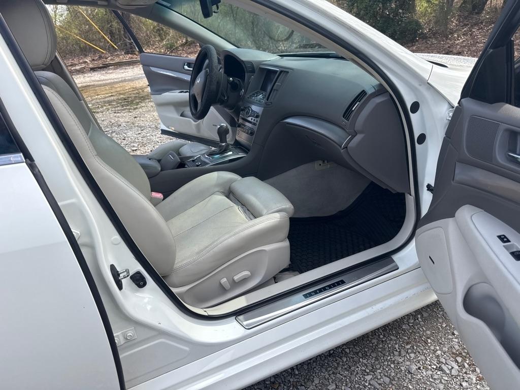 Infiniti G37 Sedan 4dr Journey RWD 2012