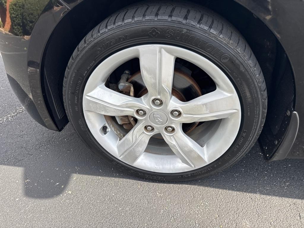 Hyundai Veloster 3dr Cpe Man w/Gray Int 2013