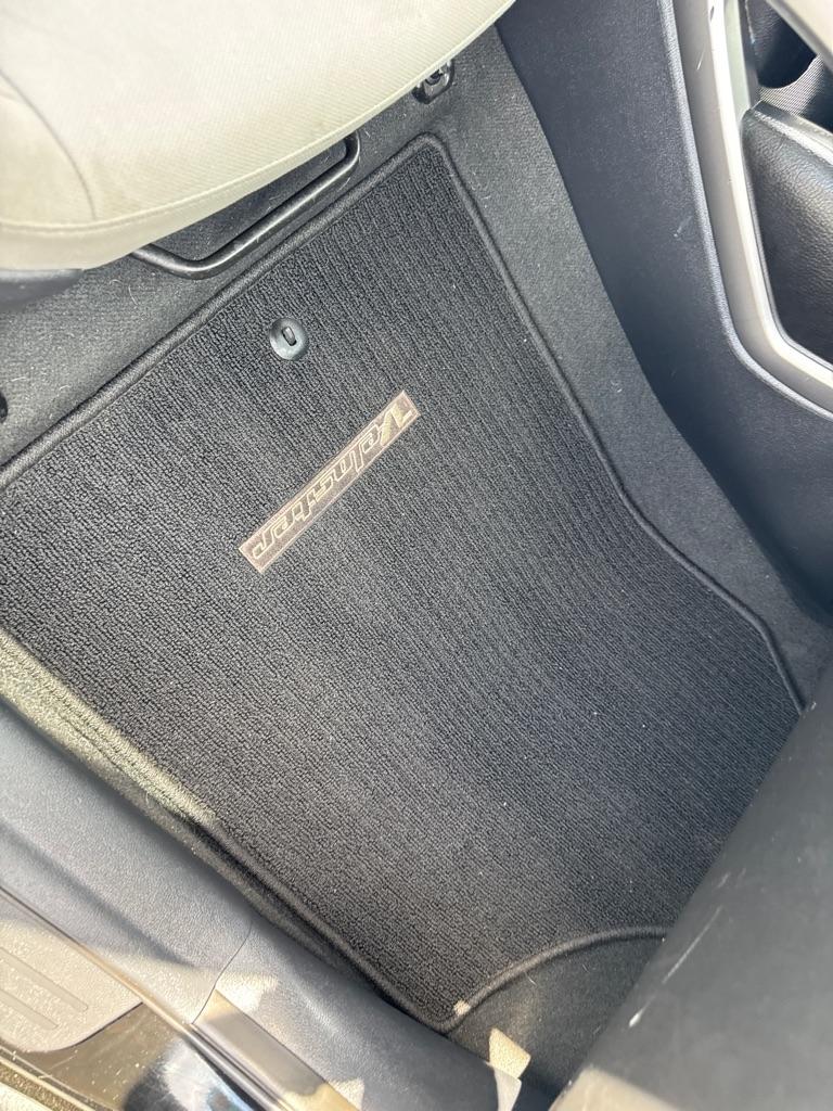 Hyundai Veloster 3dr Cpe Man w/Gray Int 2013