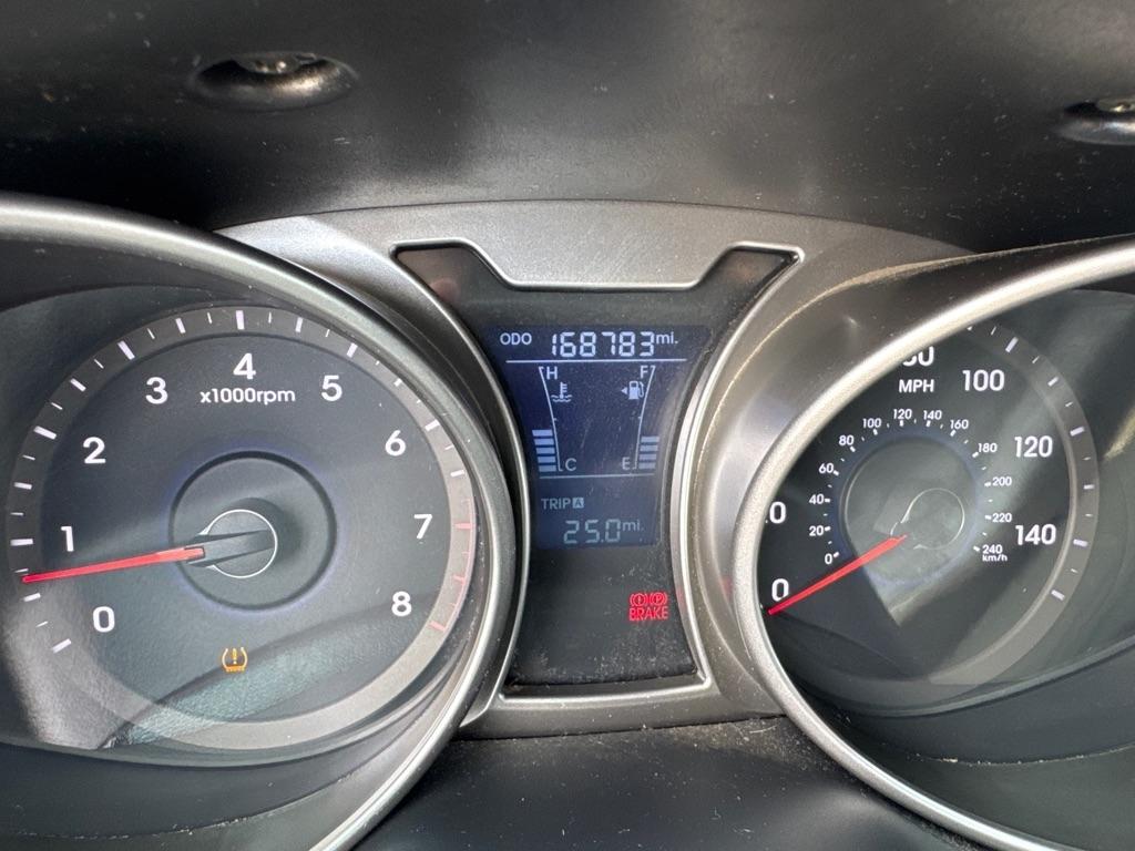 Hyundai Veloster 3dr Cpe Man w/Gray Int 2013