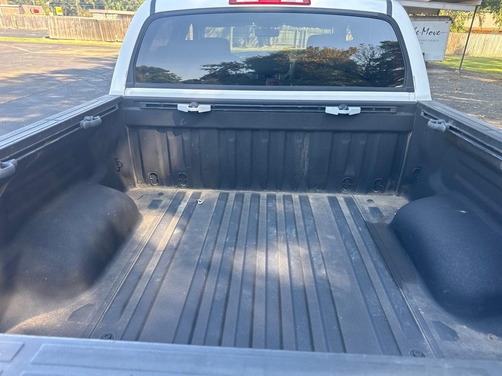 Toyota Tundra 2WD Truck CrewMax 5.7L V8 6-Spd AT LTD (Natl) 2015
