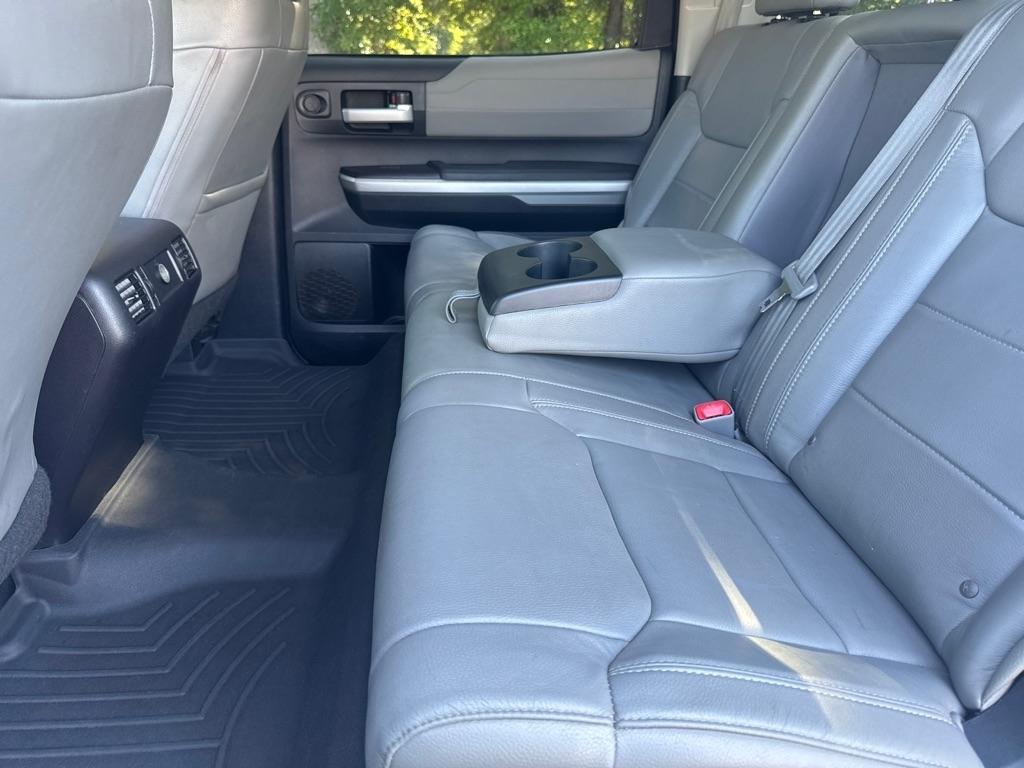 Toyota Tundra 2WD Truck CrewMax 5.7L V8 6-Spd AT LTD (Natl) 2015