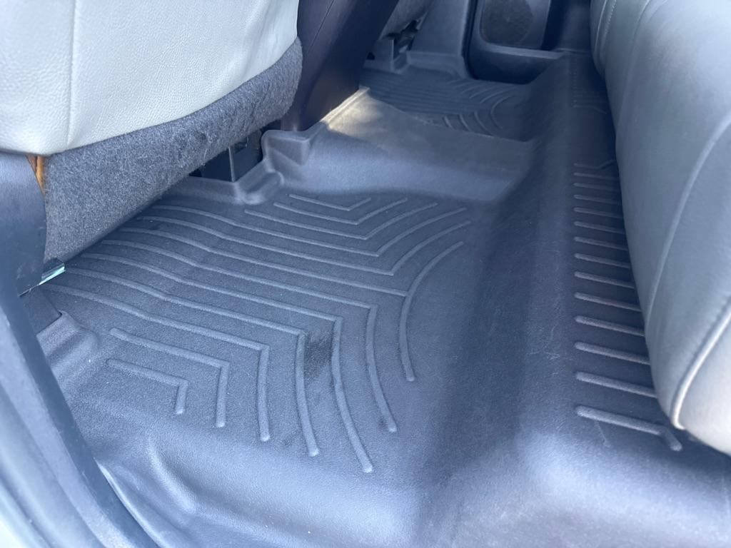 Toyota Tundra 2WD Truck CrewMax 5.7L V8 6-Spd AT LTD (Natl) 2015