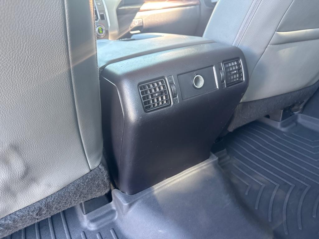 Toyota Tundra 2WD Truck CrewMax 5.7L V8 6-Spd AT LTD (Natl) 2015