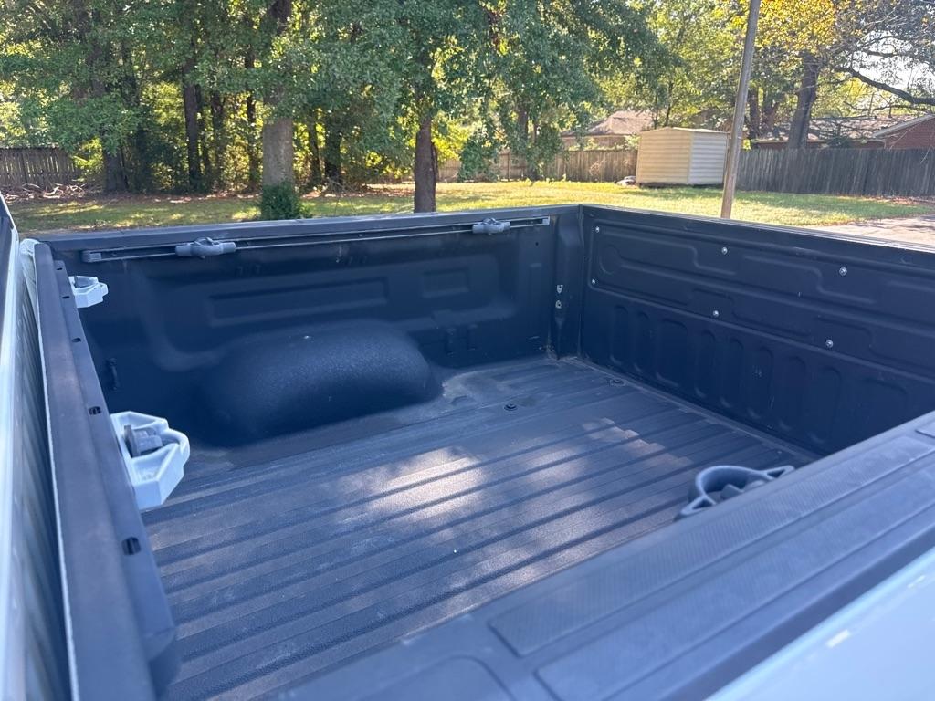 Toyota Tundra 2WD Truck CrewMax 5.7L V8 6-Spd AT LTD (Natl) 2015