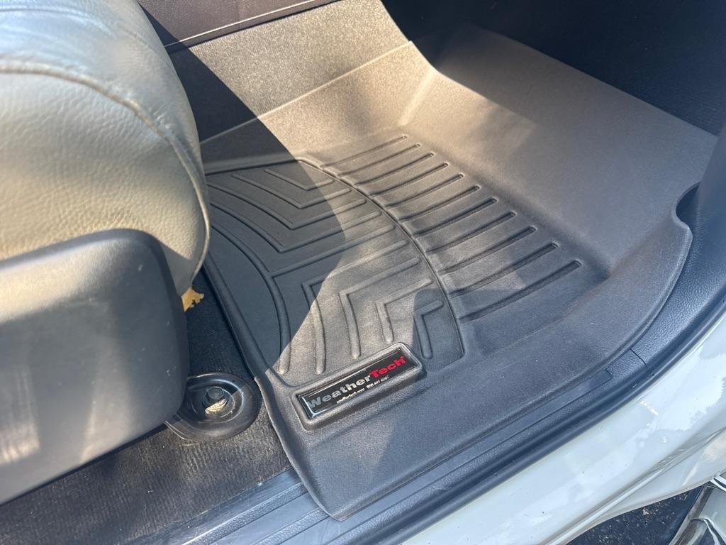 Toyota Tundra 2WD Truck CrewMax 5.7L V8 6-Spd AT LTD (Natl) 2015