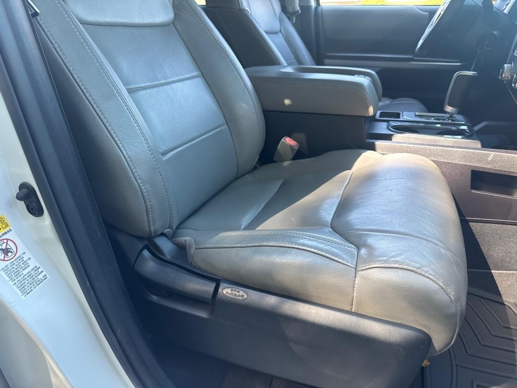 Toyota Tundra 2WD Truck CrewMax 5.7L V8 6-Spd AT LTD (Natl) 2015