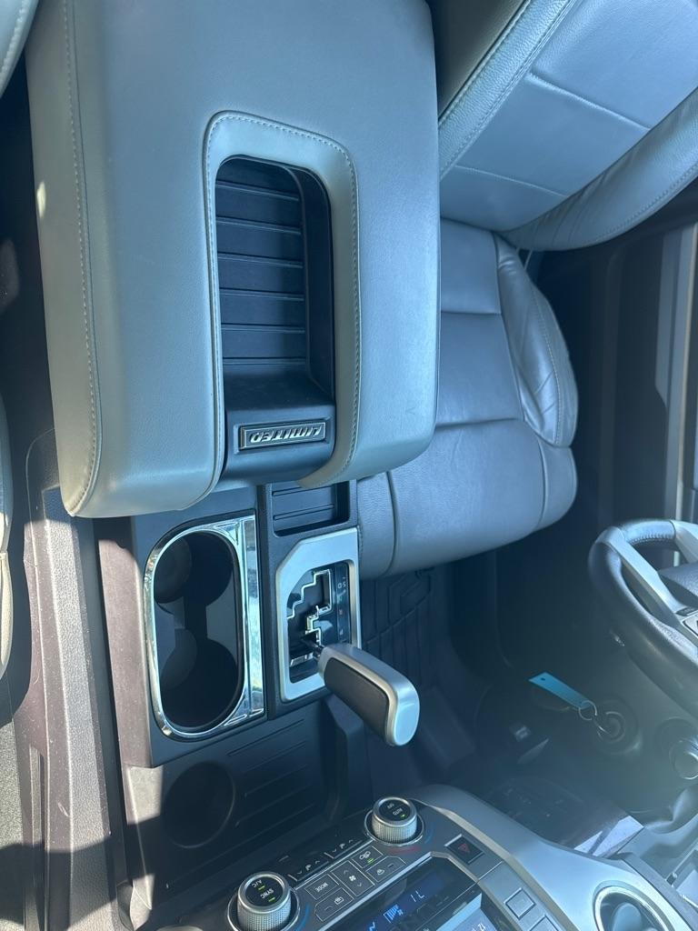 Toyota Tundra 2WD Truck CrewMax 5.7L V8 6-Spd AT LTD (Natl) 2015