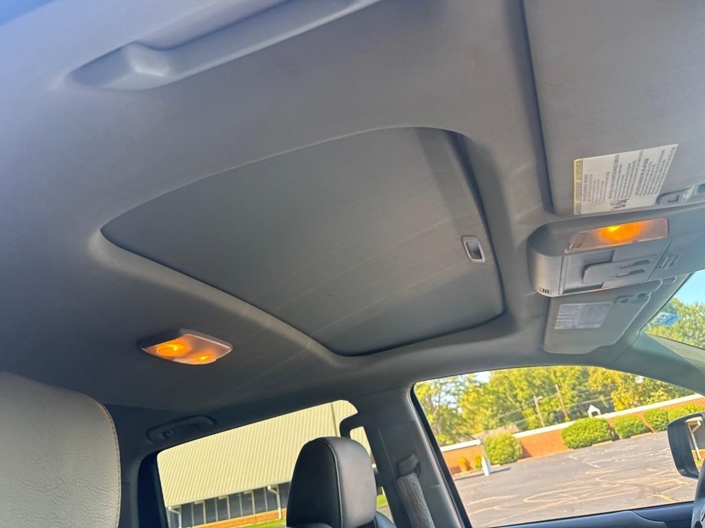 Toyota Tundra 2WD Truck CrewMax 5.7L V8 6-Spd AT LTD (Natl) 2015